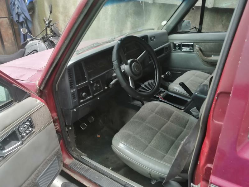 Jeep Cherokee • 1990 • 160,870 km 2