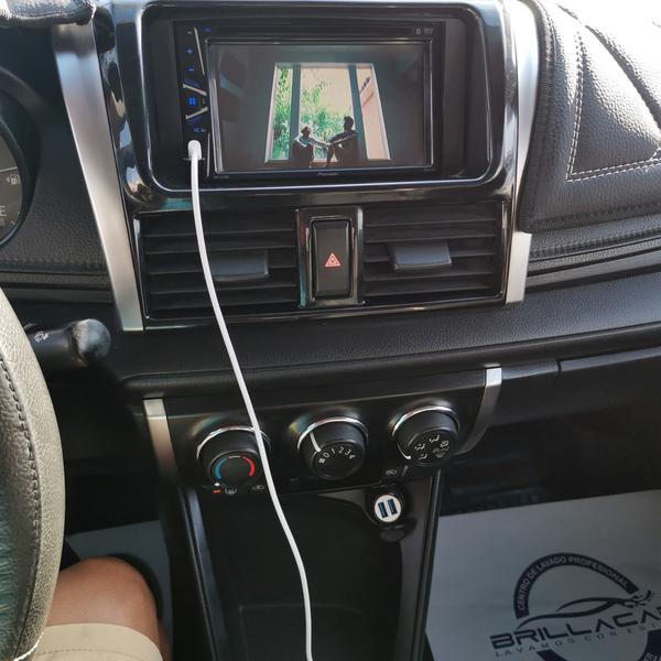 Toyota Yaris • 2015 • 32,000 km 8