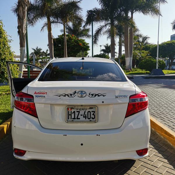 Toyota Yaris • 2015 • 32,000 km 7