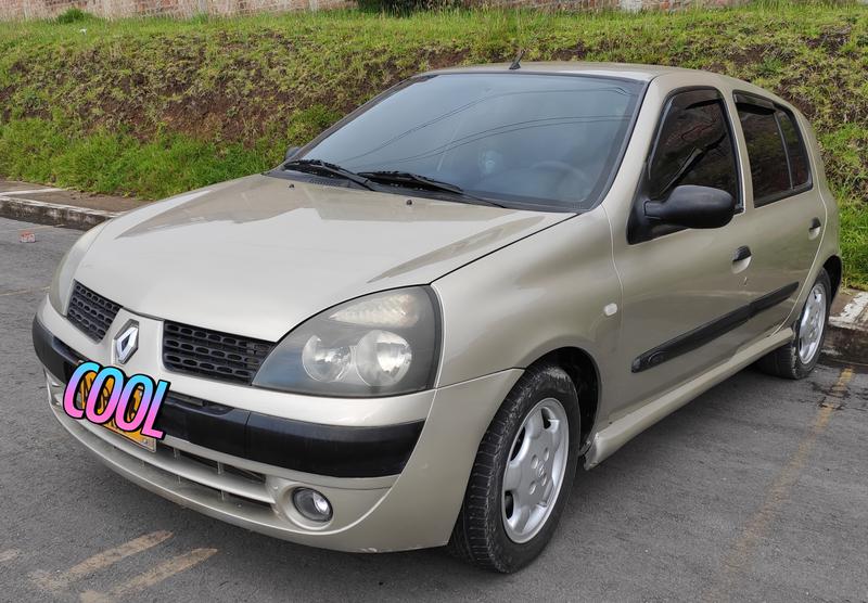Renault Clio • 2003 • 177,000 km 4