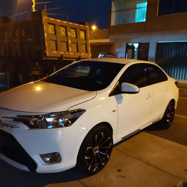 Toyota Yaris • 2015 • 32,000 km 2