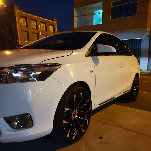 Toyota Yaris • 2015 • 32,000 km 9