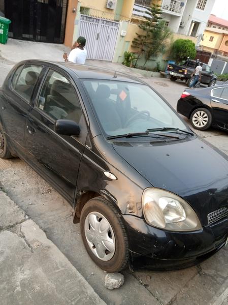 Toyota Yaris • 2004 • 137,000 km 3