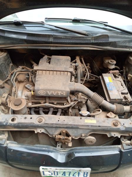 Toyota Yaris • 2004 • 137,000 km 4