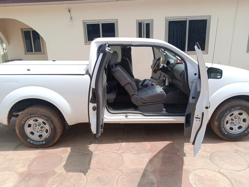Nissan Frontier • 2012 • 52,257 km 6