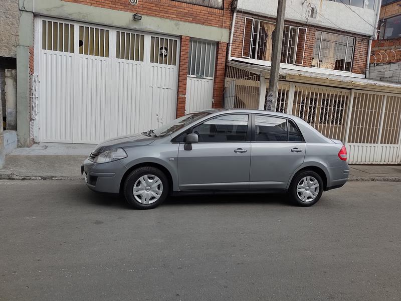 Nissan Tiida • 2011 • 93,000 km 3