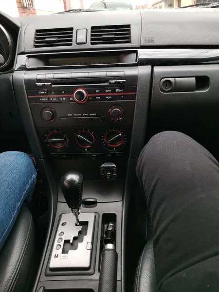 Mazda 3 • 2006 • 122,000 km 9