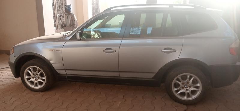 BMW X3 • 2004 • 195,840 km 2
