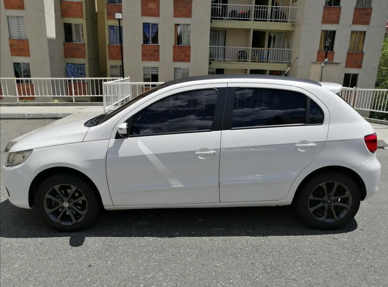 Volkswagen Gol • 2013 • 84,400 km 10