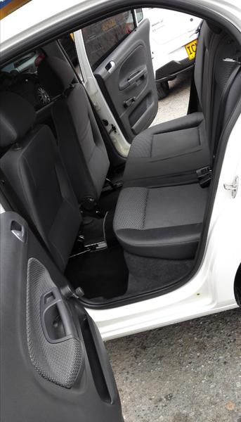 Volkswagen Gol • 2013 • 84,400 km 9