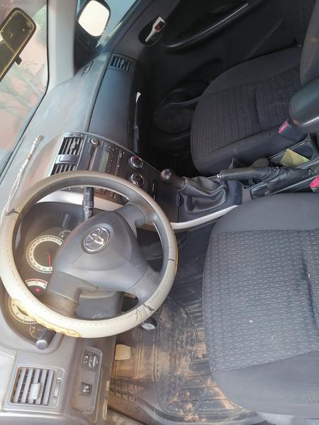 Toyota Corolla • 2010 • 190,100 km 6