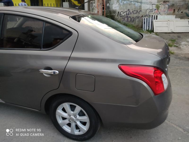 Nissan Versa • 2013 • 89,000 km 2