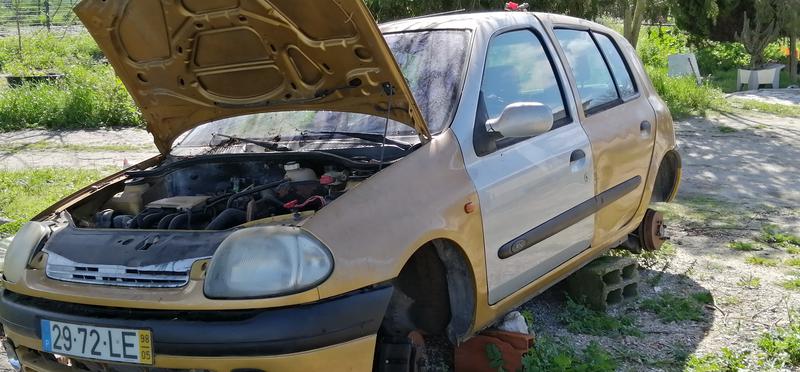 Renault Clio • 1996 • 214,689 km 3