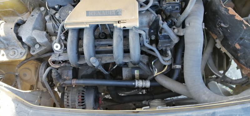 Renault Clio • 1996 • 214,689 km 2
