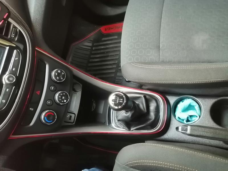 Chevrolet  • 2017 • 19,900 km 5