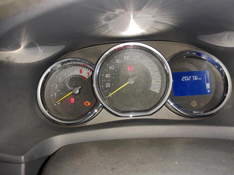 Renault Sandero • 2017 • 20,300 km 6