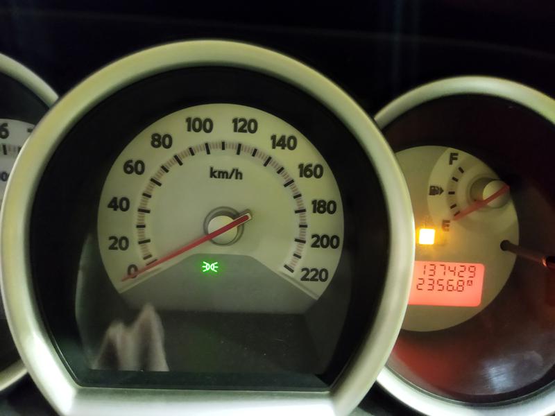 Nissan Tiida • 2009 • 137,000 km 3