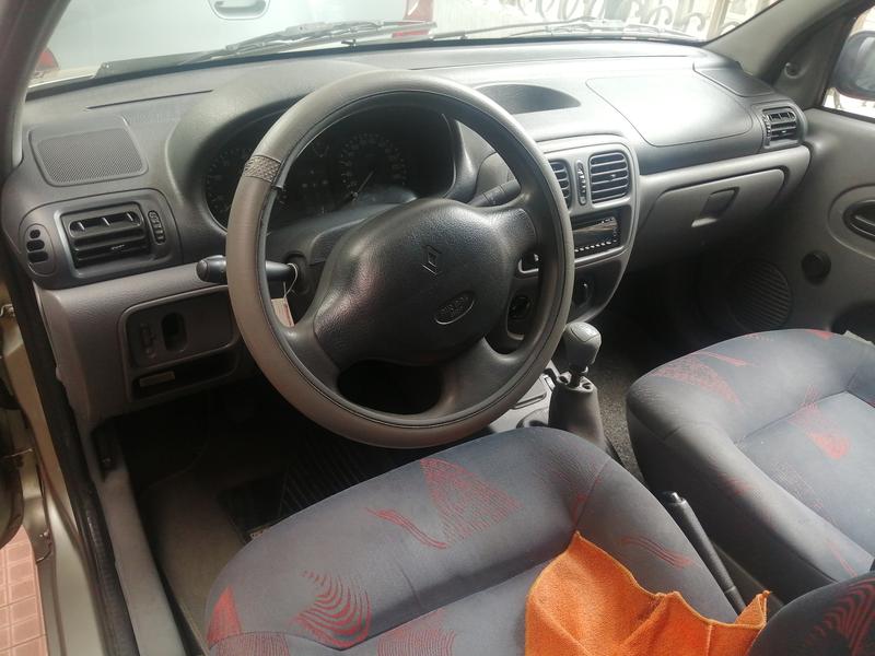 Renault Symbol • 2003 • 164,000 km 6