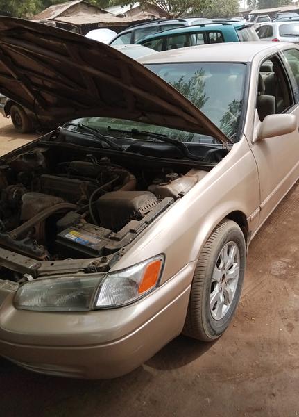 Toyota Camry • 1999 • 180,121 km 1