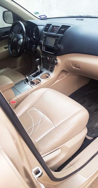 Toyota Highlander • 2013 • 87,314 km 1