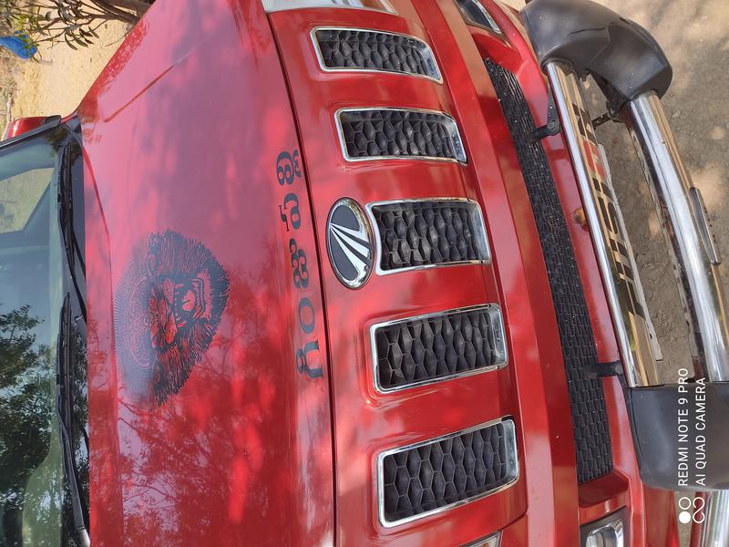 Mahindra TUV300 • 2017 • 18 km 5