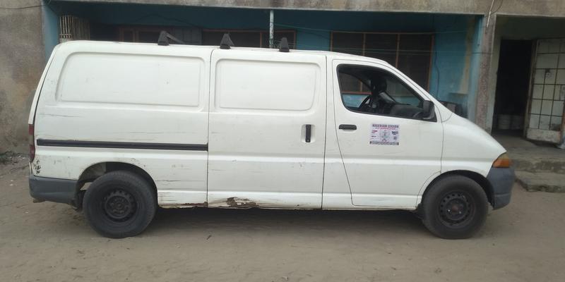 Toyota Hiace Van • 1999 • 29,734 km 6