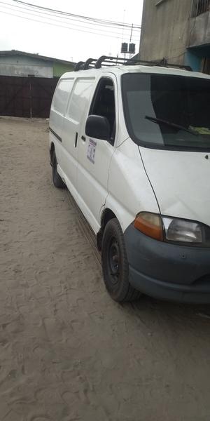 Toyota Hiace Van • 1999 • 29,734 km 2