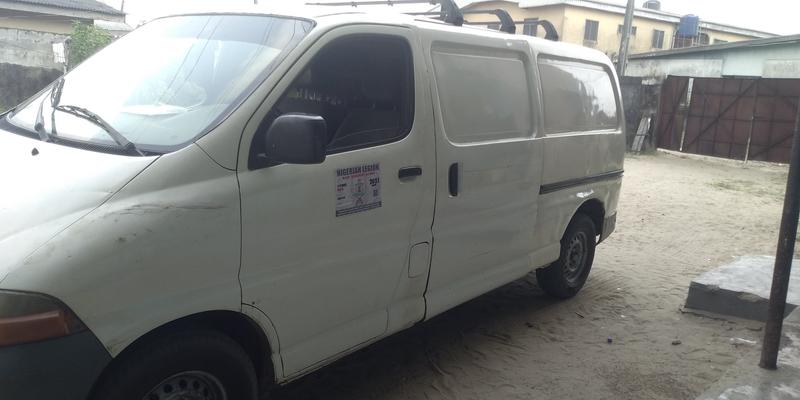 Toyota Hiace Van • 1999 • 29,734 km 4