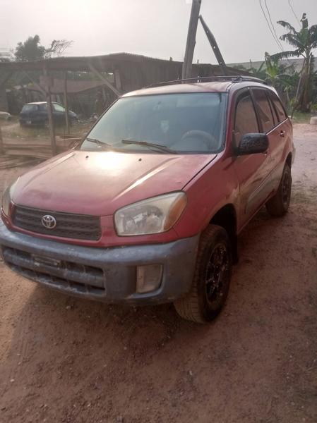 Toyota RAV4 • 2002 • 2,021 km 2