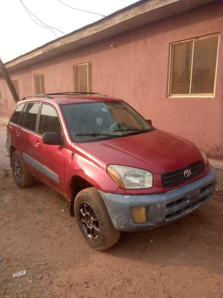 Toyota RAV4 • 2002 • 2,021 km 3