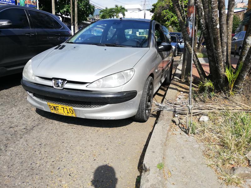 Peugeot 206 • 2006 • 155,000 km 4