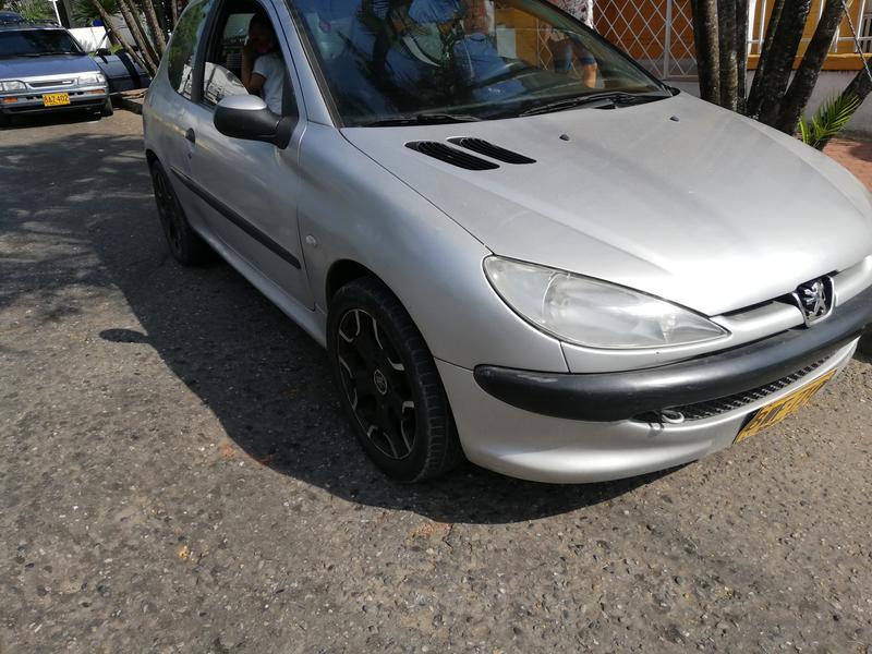 Peugeot 206 • 2006 • 155,000 km 6