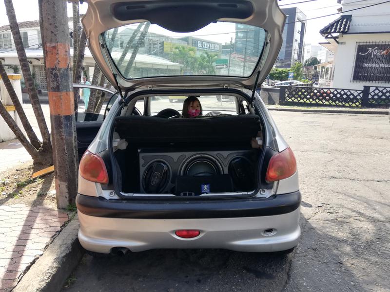 Peugeot 206 • 2006 • 155,000 km 2