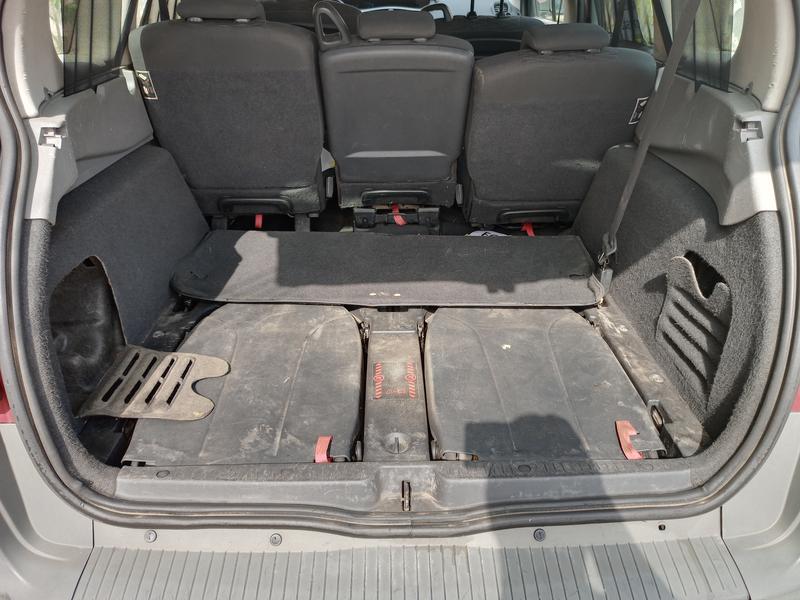 Renault Scénic • 2009 • 40,546 km 7