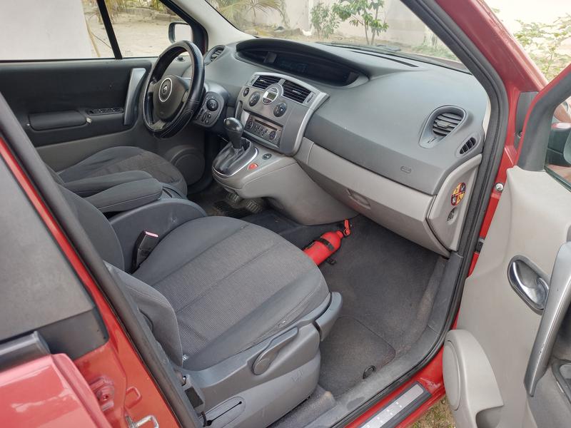 Renault Scénic • 2009 • 40,546 km 3