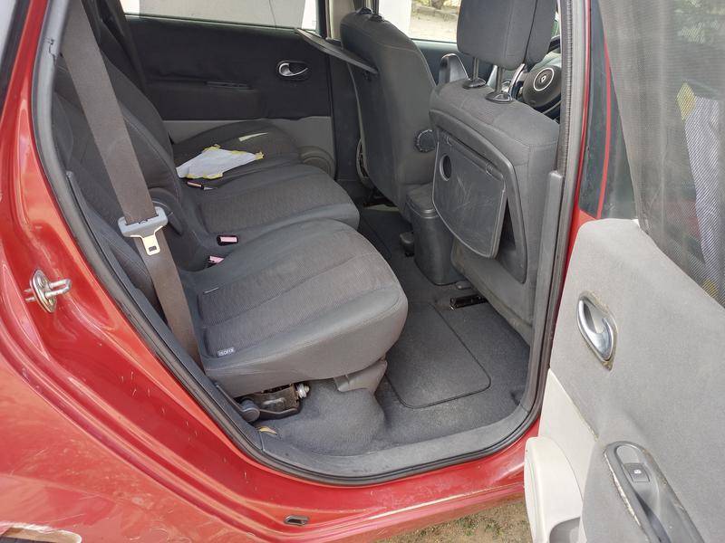 Renault Scénic • 2009 • 40,546 km 6