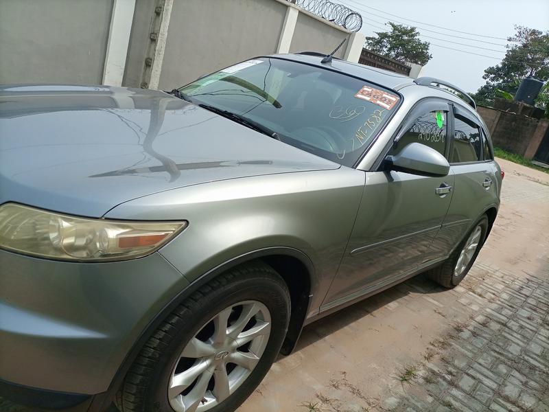 Infiniti FX • 2006 • 185,000 km 5