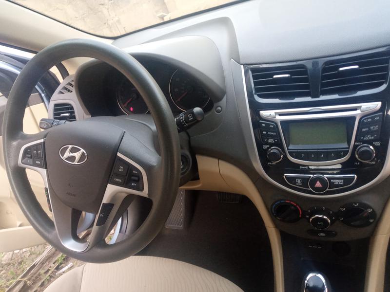 Hyundai Accent • 2012 • 112,805 km 5