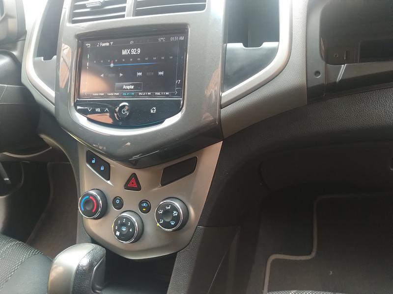 Chevrolet Sonic • 2014 • 55,000 km 9