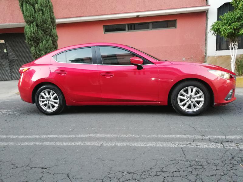 Mazda 3 • 2016 • 51,000 km 2