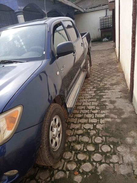Toyota Hilux • 2010 • 237,000 km 3