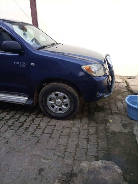 Toyota Hilux • 2010 • 237,000 km 4