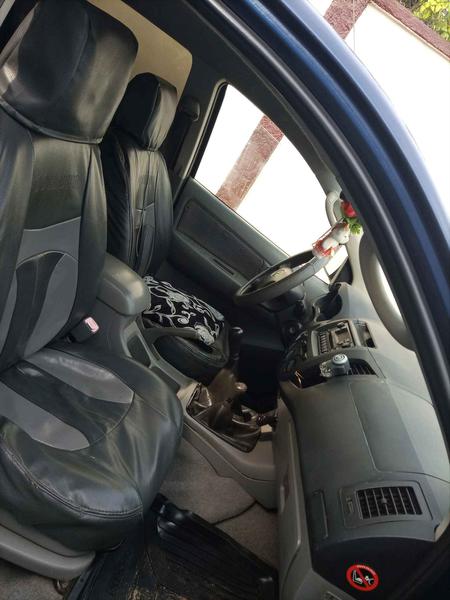Toyota Hilux • 2010 • 237,000 km 2