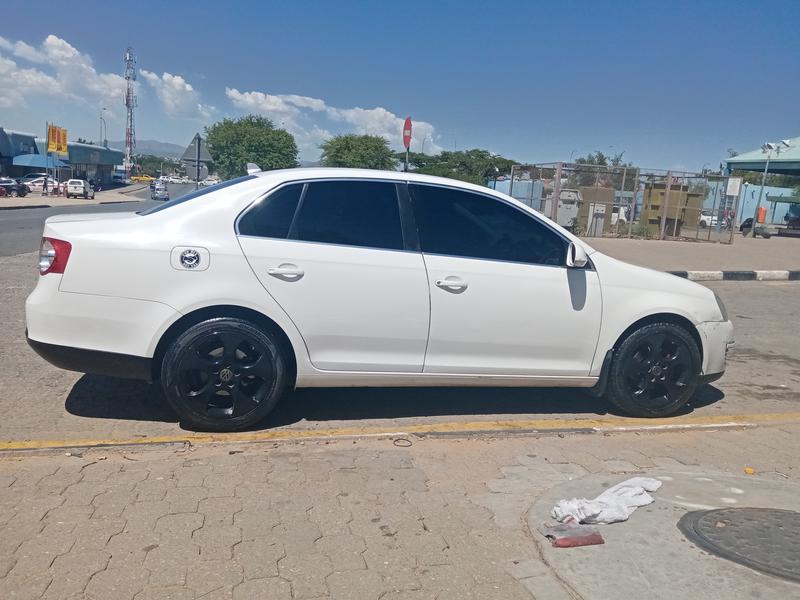 Volkswagen Jetta • 2011 • 113,567 km 5