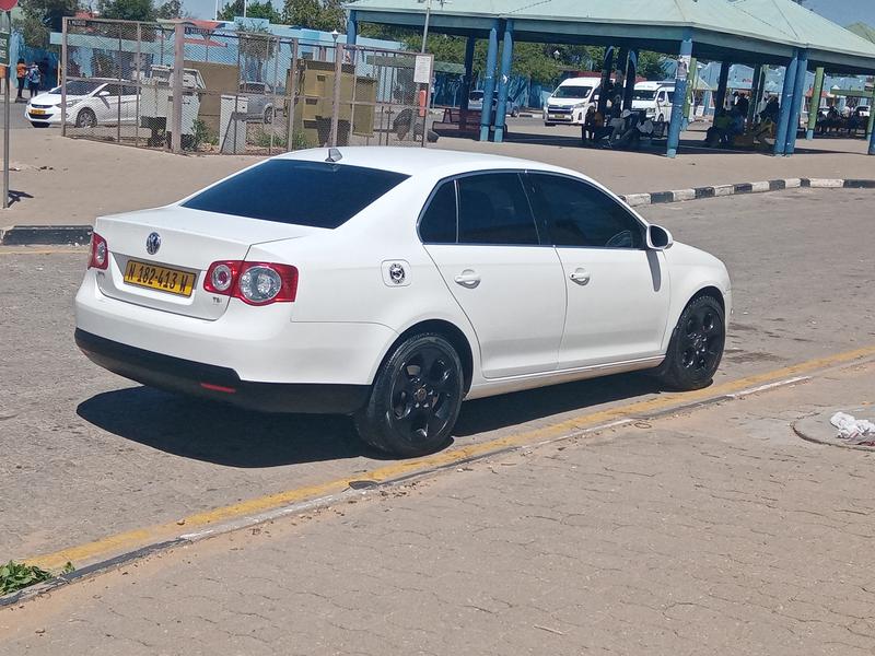 Volkswagen Jetta • 2011 • 113,567 km 3