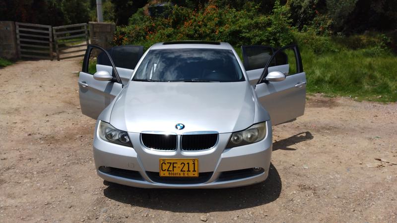 BMW  • 2009 • 122,000 km 3