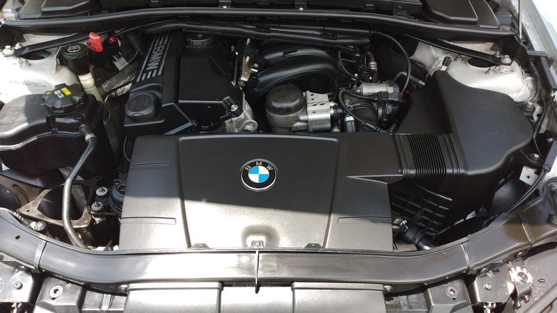 BMW  • 2009 • 122,000 km 2