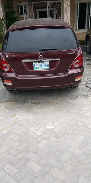 Mercedes-Benz 200 - 300 • 2008 • 37,000 km 4