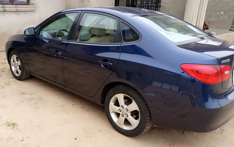 Hyundai Elantra • 2009 • 90,000 km 9