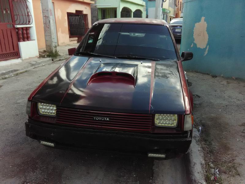 Toyota 86 • 1987 • 100,000 km 5